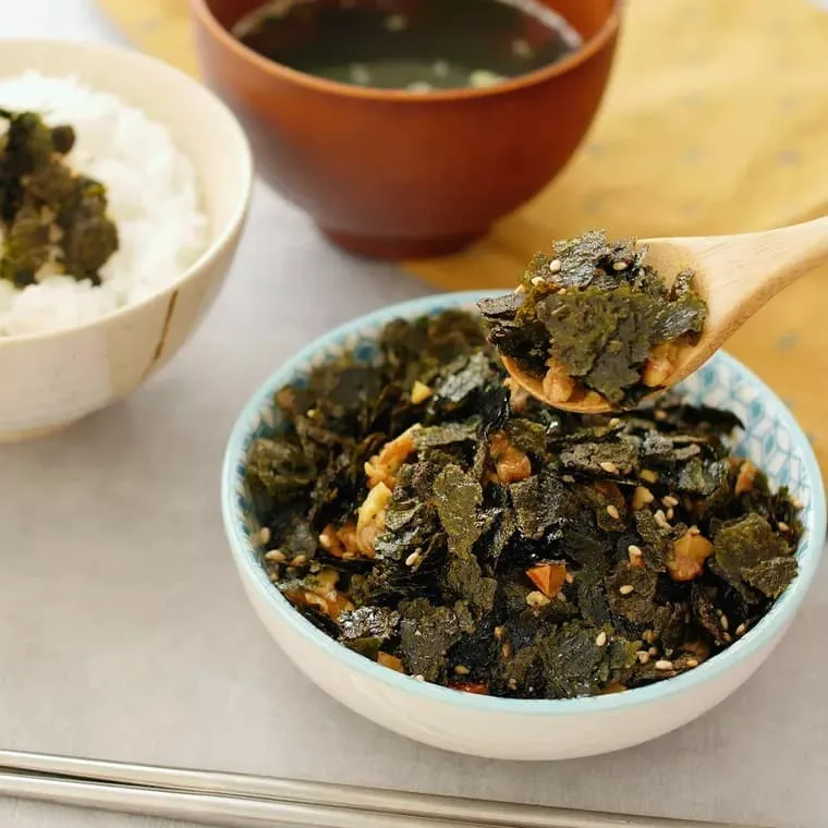 retourner les restes de nori du furikake