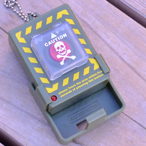 Self-Destruct Button Capsule Toy09