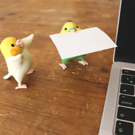 Cheerful Parrot Desk Buddy03